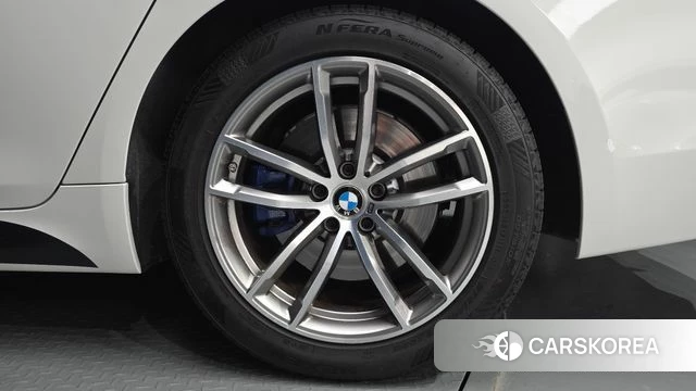 BMW 5 Series (G30) id 4502824 из Кореи 14