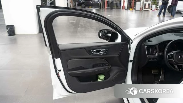 Volvo V60 id 3890874 из Китая 14
