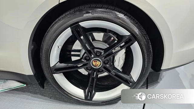 Porsche Taycan id 4507591 из Кореи 14