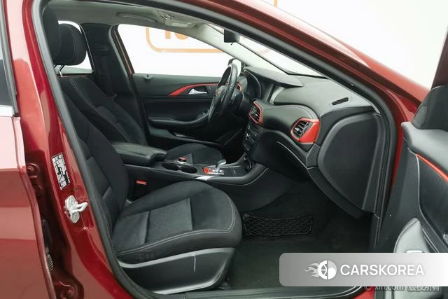 Infiniti QX30 id 4211375 из Китая 13
