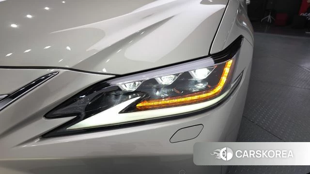 Lexus ES300h 7th generation id 4525591 из Кореи 14
