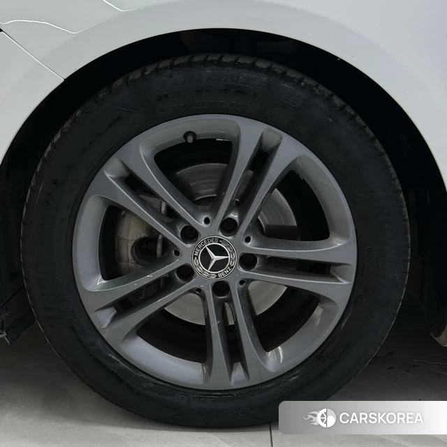 Mercedes-Benz Class A id 4207536 из Китая 14