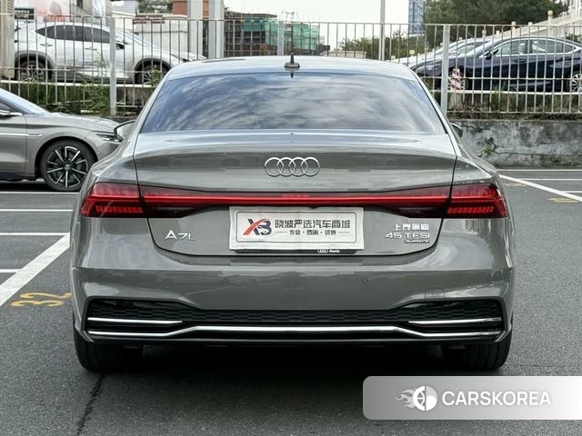 Audi A7L id 4263932 из Китая 14