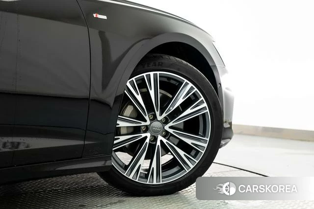 Audi A6L id 4271795 из Китая 14