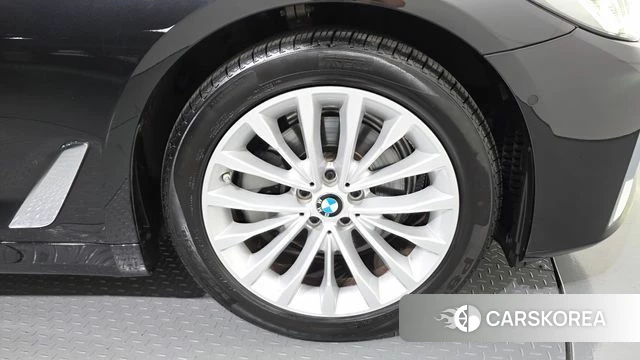 BMW 5 Series (G30) id 4928896 из Кореи 14