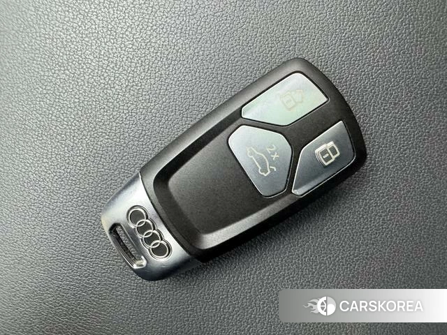 Audi Q5L id 4300066 из Китая 14