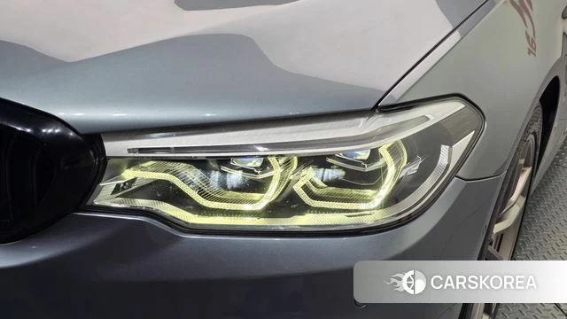 BMW 5 Series (G30) id 4865571 из Кореи 14