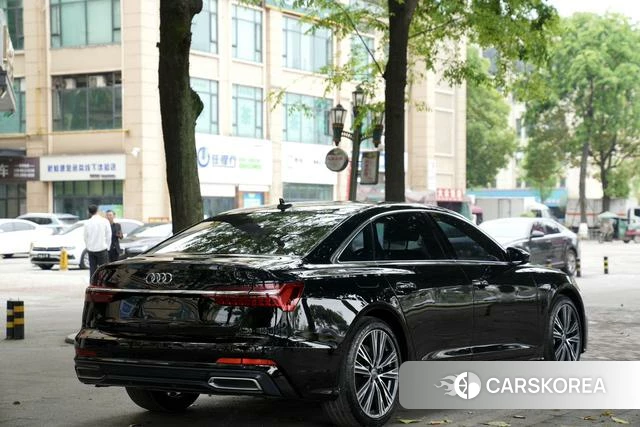 Audi A6L id 4265936 из Китая 14