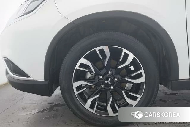 Mitsubishi  Outlander id 4210409 из Китая 14