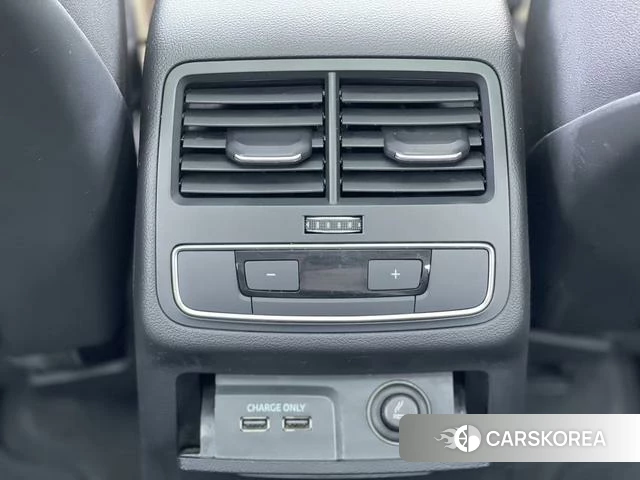 Audi A4L id 4265112 из Китая 14