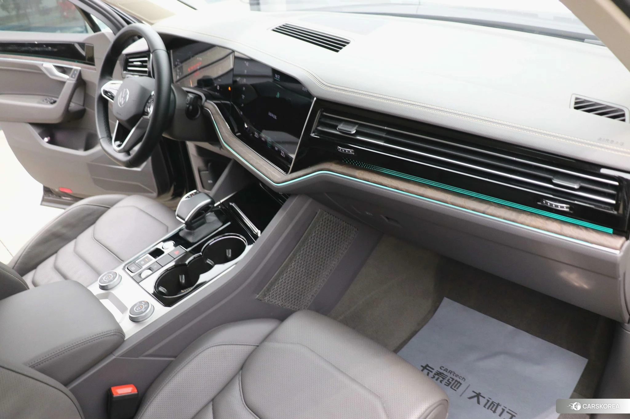 Volkswagen Touareg id 4419244 из Китая 14