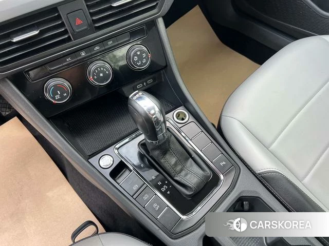 Volkswagen Bora id 4263239 из Китая 14