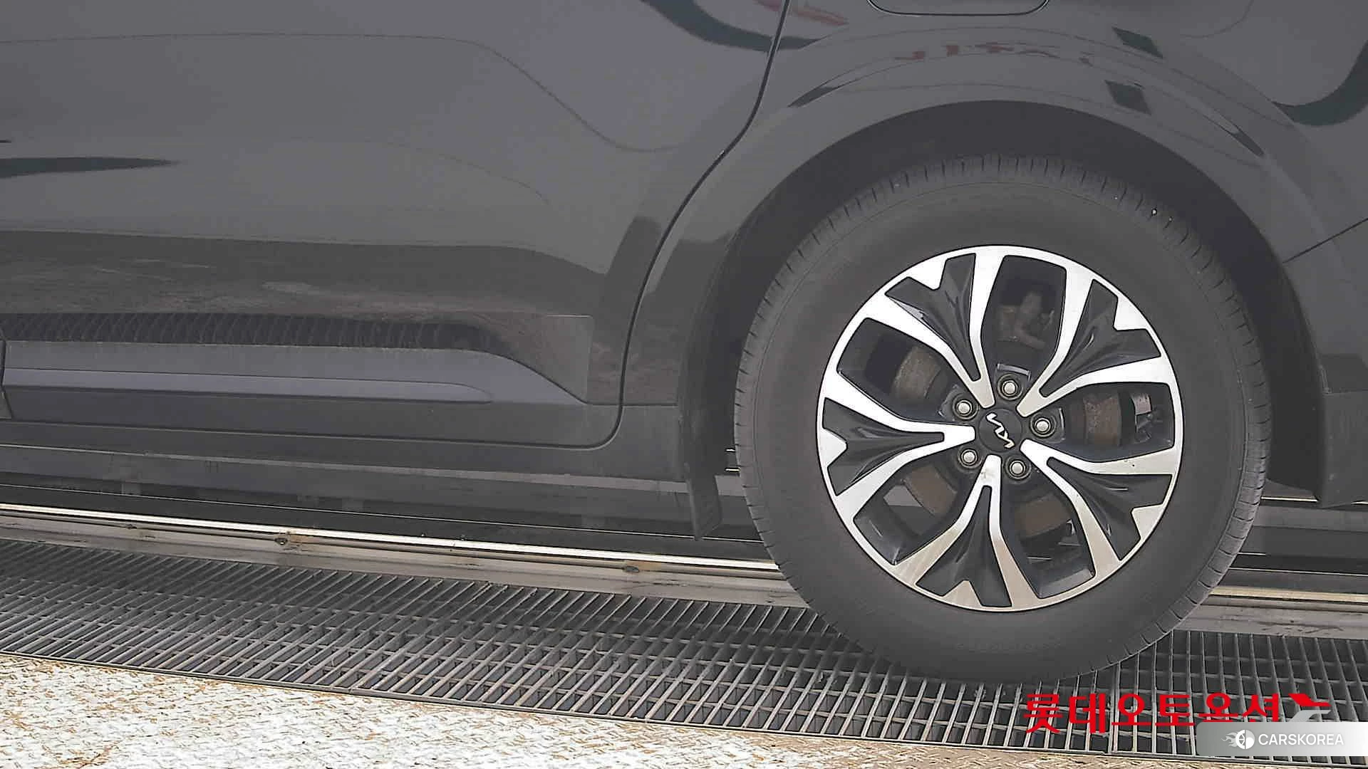 Kia Carnival id 3888413 из Кореи 14