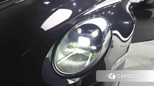 Porsche 911(992) id 4519898 из Кореи 14