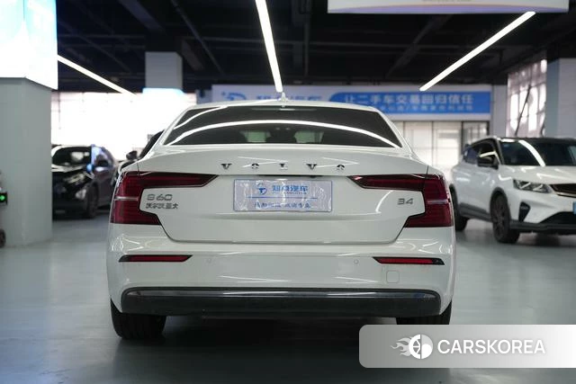 Volvo S60 id 3908763 из Китая 14