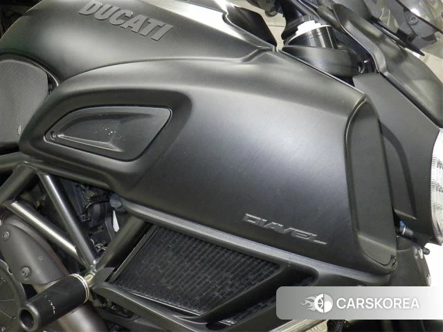Ducati DIAVEL DARK id 3945825 из Японии 14