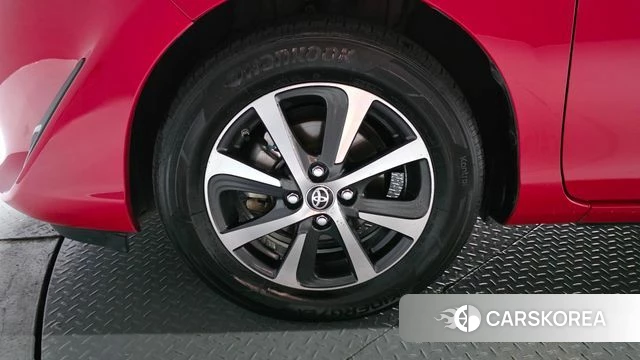 Toyota Prius C id 4693888 из Кореи 14