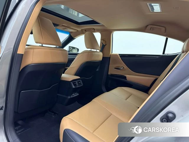 Lexus ES id 4271056 из Китая 14
