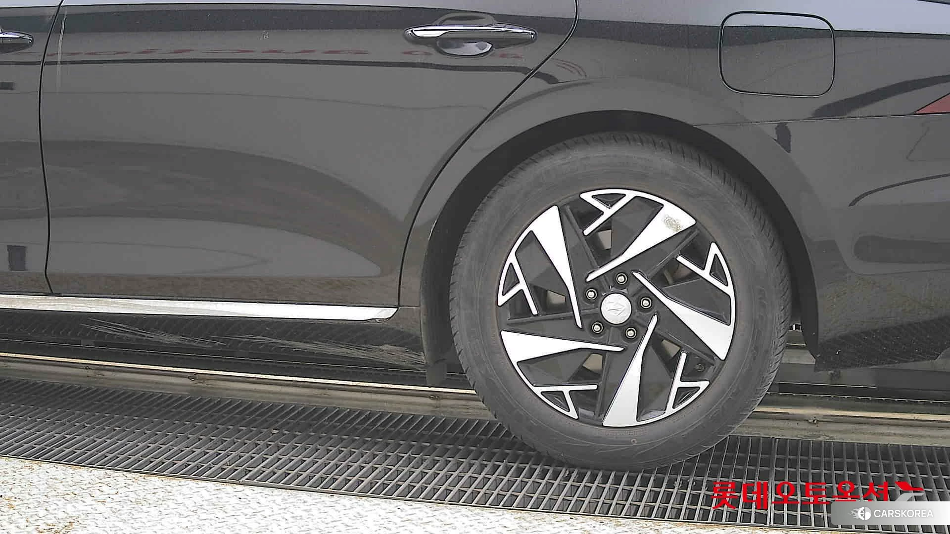 Hyundai Grandeur Hybrid id 4289505 из Кореи 14