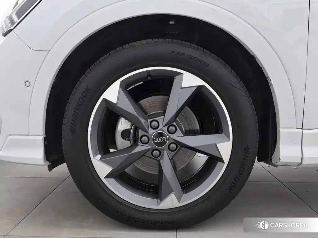 Audi Q3 id 4629547 из Китая 14
