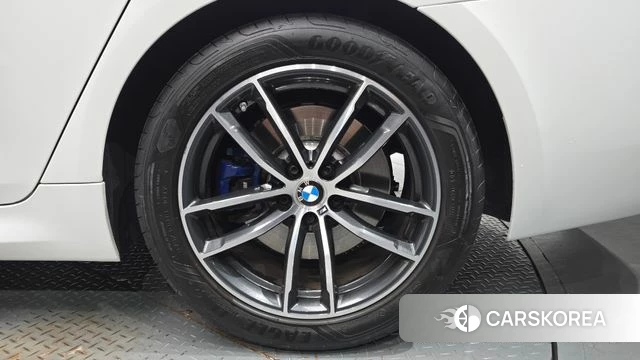 BMW 5 Series (G30) id 4603812 из Кореи 14
