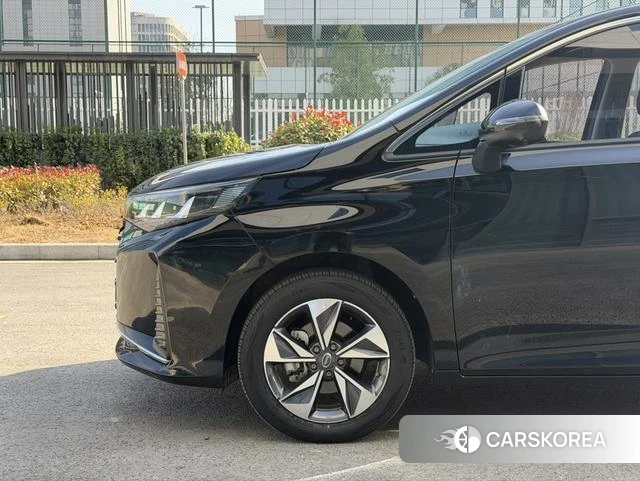 GAC Trumpchi Trumpchi M6 id 4209232 из Китая 14
