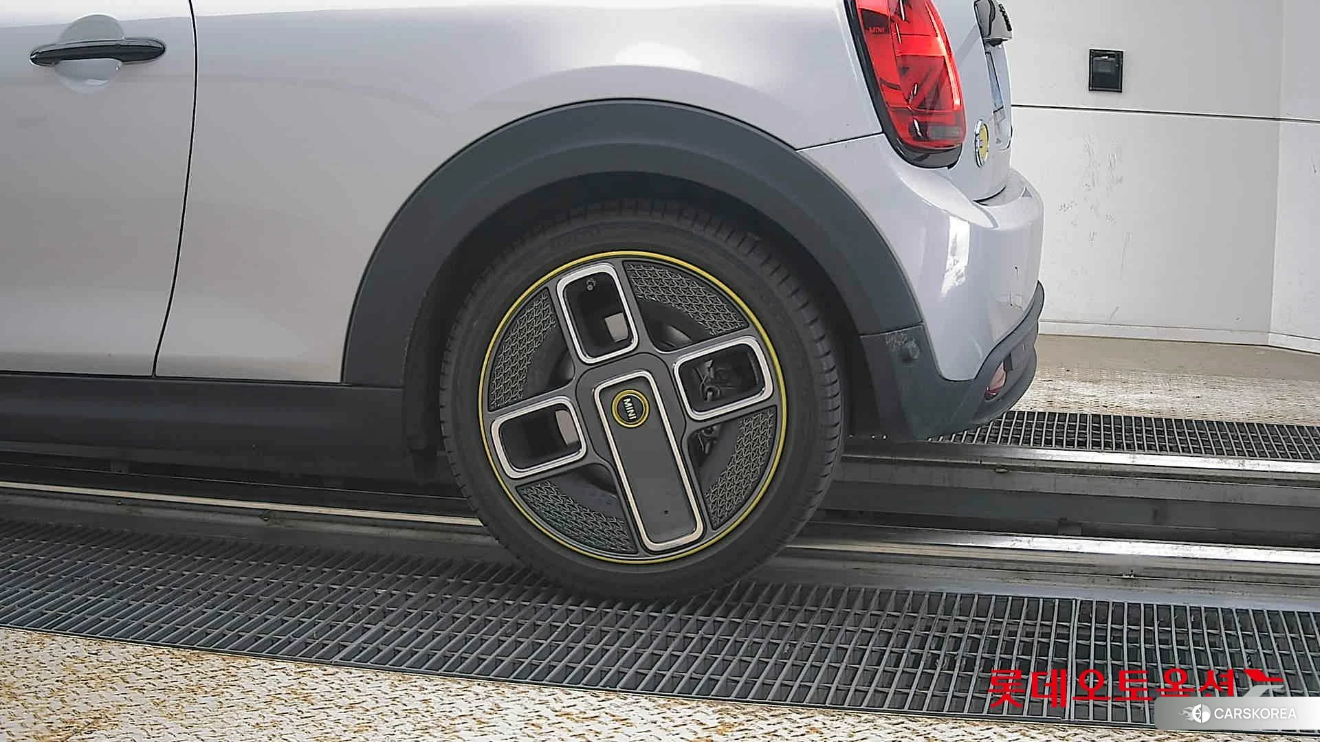 BMW MINI Cooper SE id 4498333 из Кореи 14