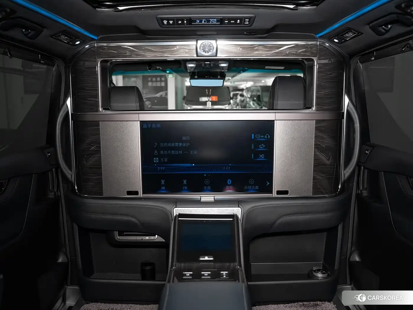 Lexus LM id 4559802 из Китая 15