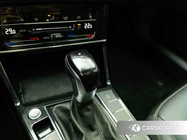 Volkswagen Passat id 4261160 из Китая 14