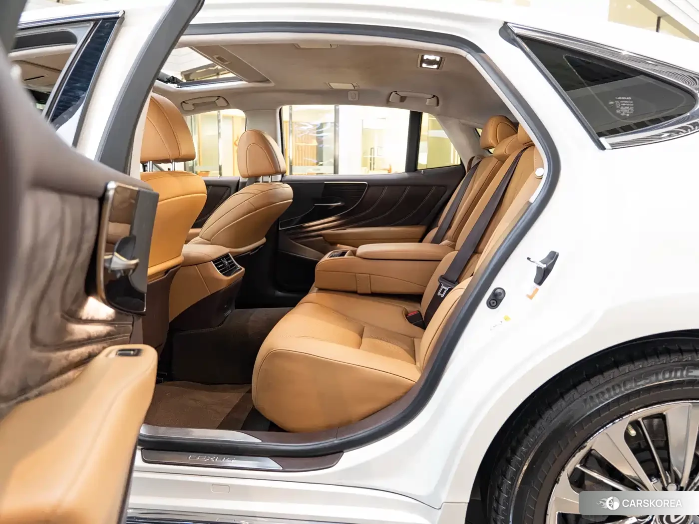 Lexus LS id 4539304 из Китая 14