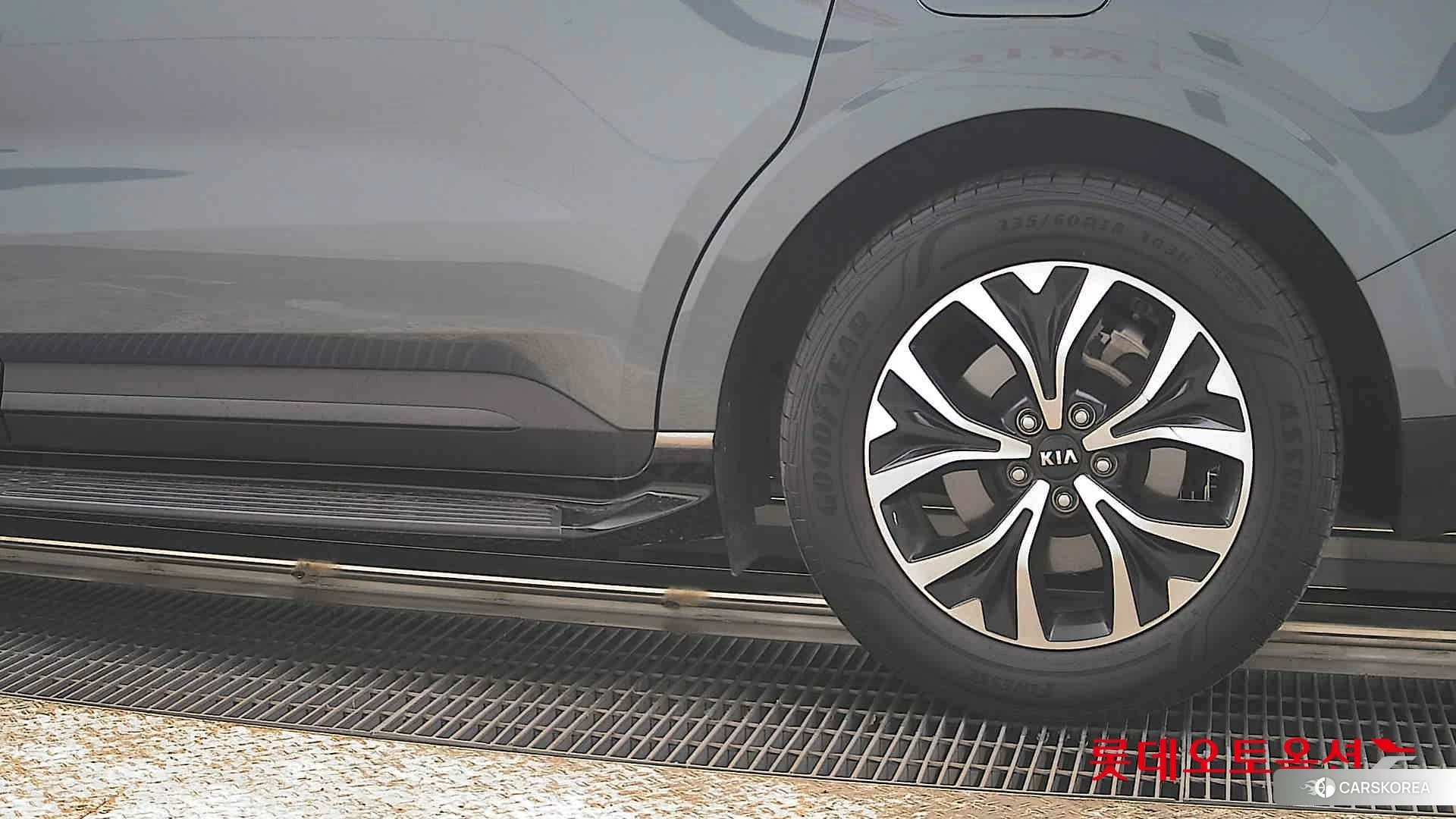 Kia Carnival id 3875723 из Кореи 14