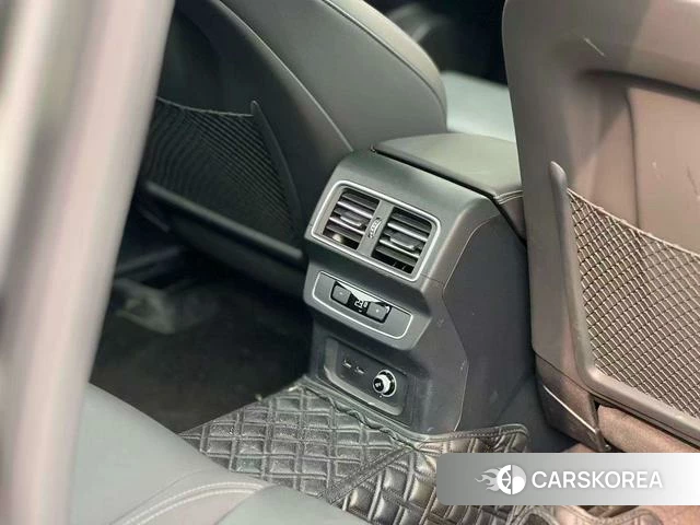 Audi Q5L id 4328578 из Китая 14