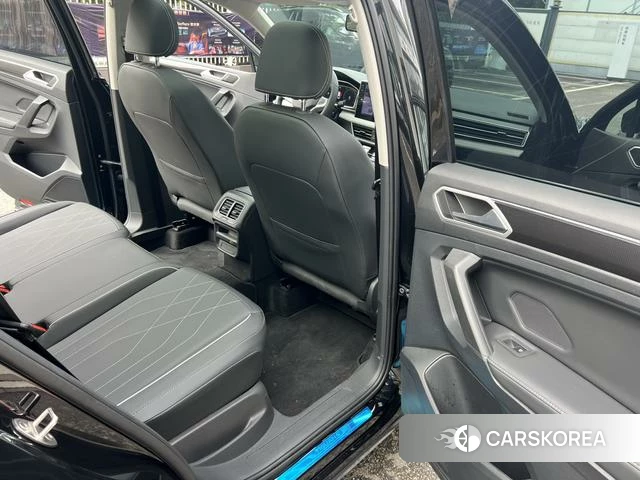 Volkswagen Tiguan L id 4258840 из Китая 14