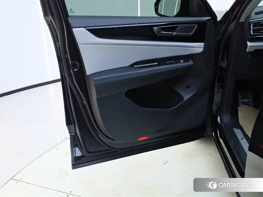 Volkswagen Touareg id 4599557 из Китая 14