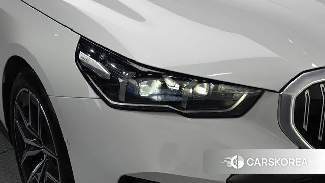 BMW 5 Series (G60) id 4432715 из Кореи 14