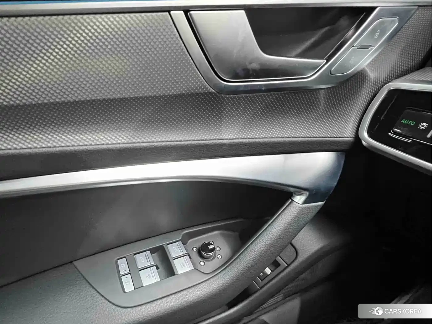 Audi A6L id 4559803 из Китая 14