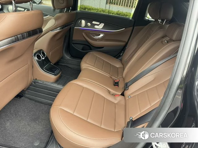 Mercedes-Benz E-class id 4211750 из Китая 14