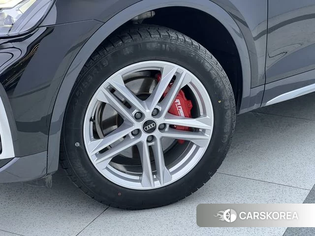 Audi Q5L id 4207308 из Китая 14