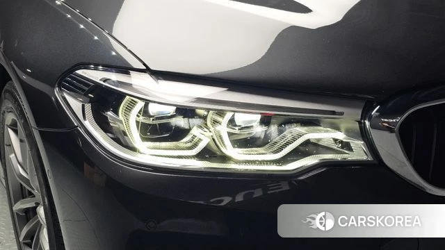 BMW 5 Series (G30) id 4943751 из Кореи 14