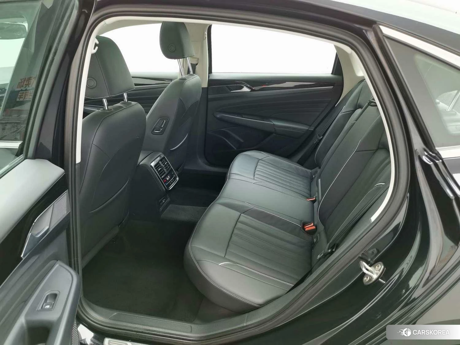 Volkswagen Passat id 4452866 из Китая 14