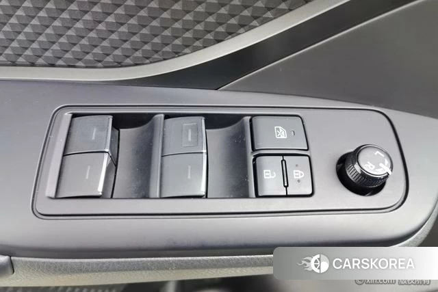 Toyota C-HR id 4259128 из Китая 14