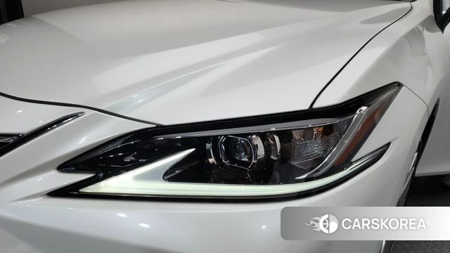 Lexus ES300h 7th generation id 4441738 из Кореи 14