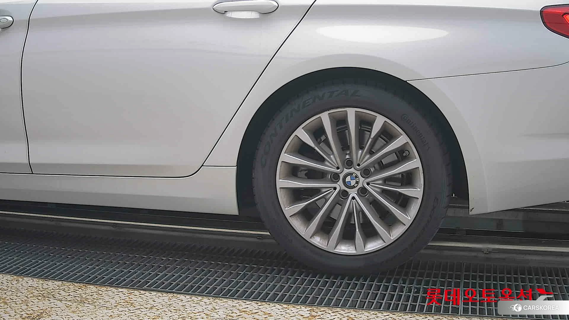 BMW  530i Luxury id 4902319 из Кореи 14