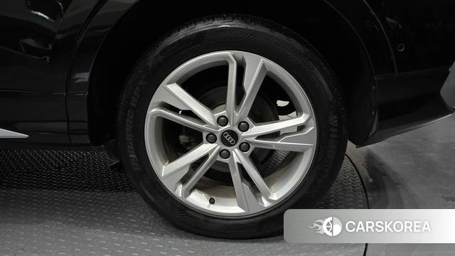 Audi Q3 (F3) id 4696980 из Кореи 14
