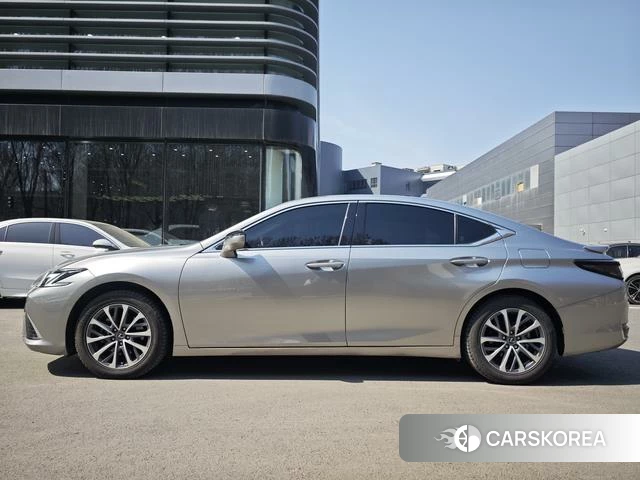 Lexus ES id 4258979 из Китая 14