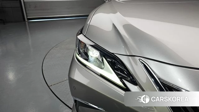 Lexus ES300h 7th generation id 4776231 из Кореи 14