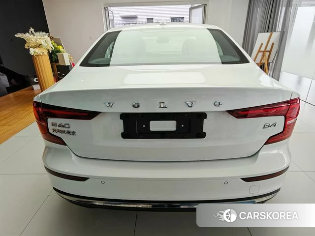 Volvo S60 id 3908073 из Китая 14