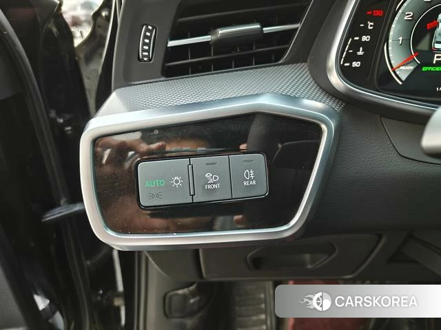 Audi A6L id 3901822 из Китая 14