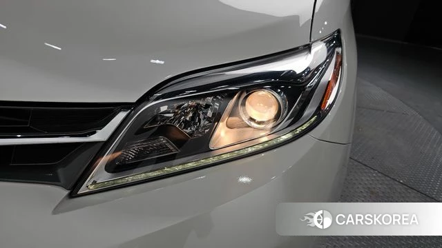 Toyota Sienna id 4417407 из Кореи 14