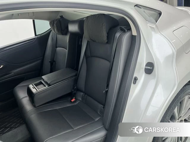 Lexus ES id 4274715 из Китая 14